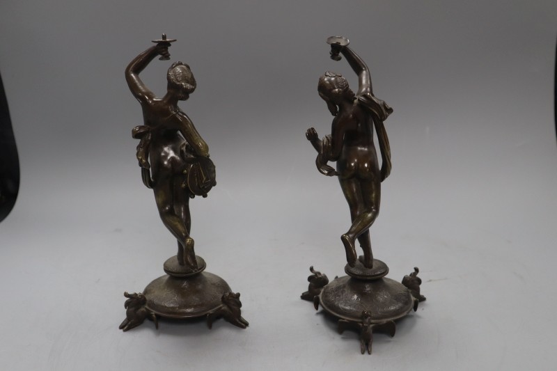 A pair of Neoclassical bronze figures of ladies, 13cm